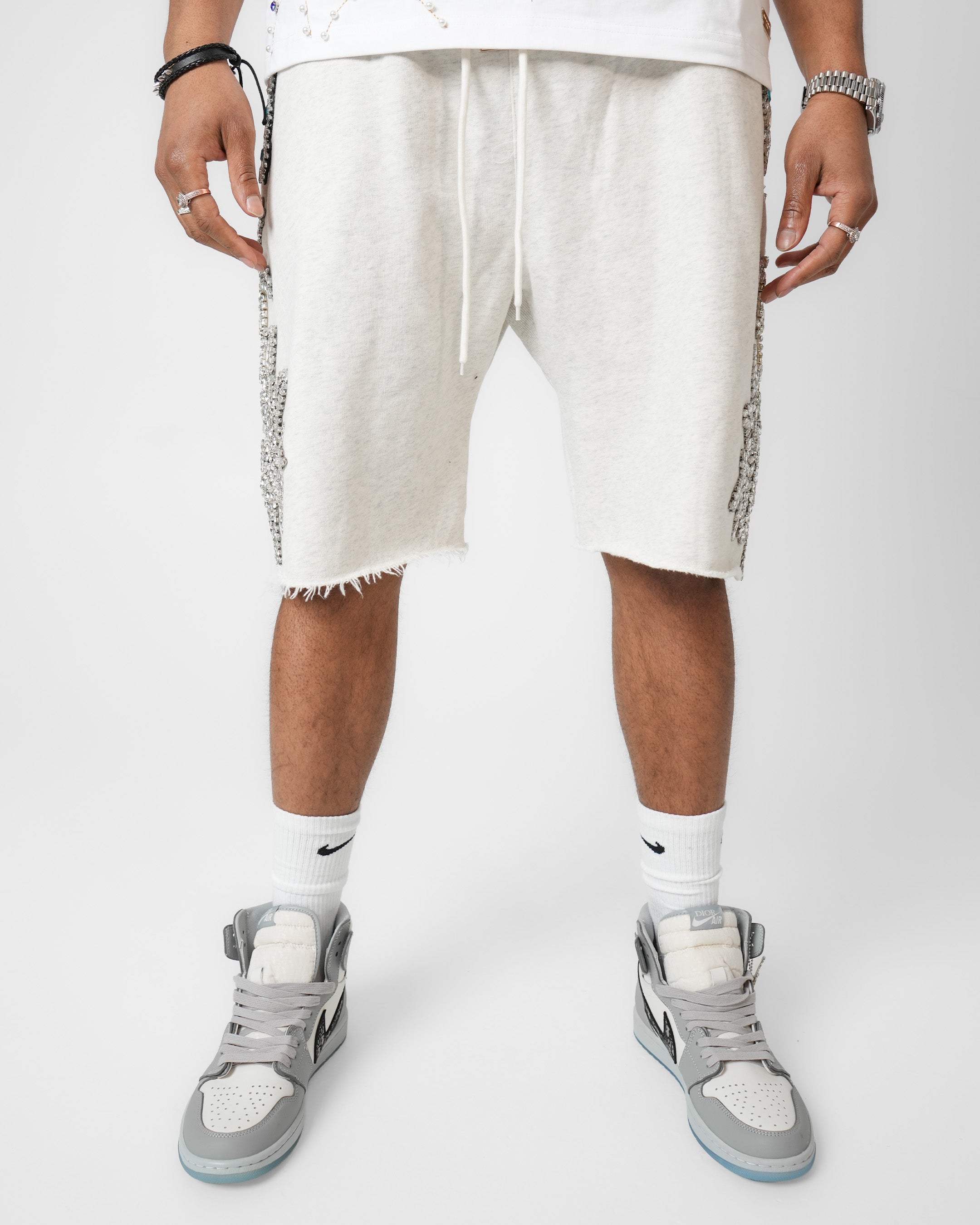 Bloodstone Baroque Crystal Light Grey Short