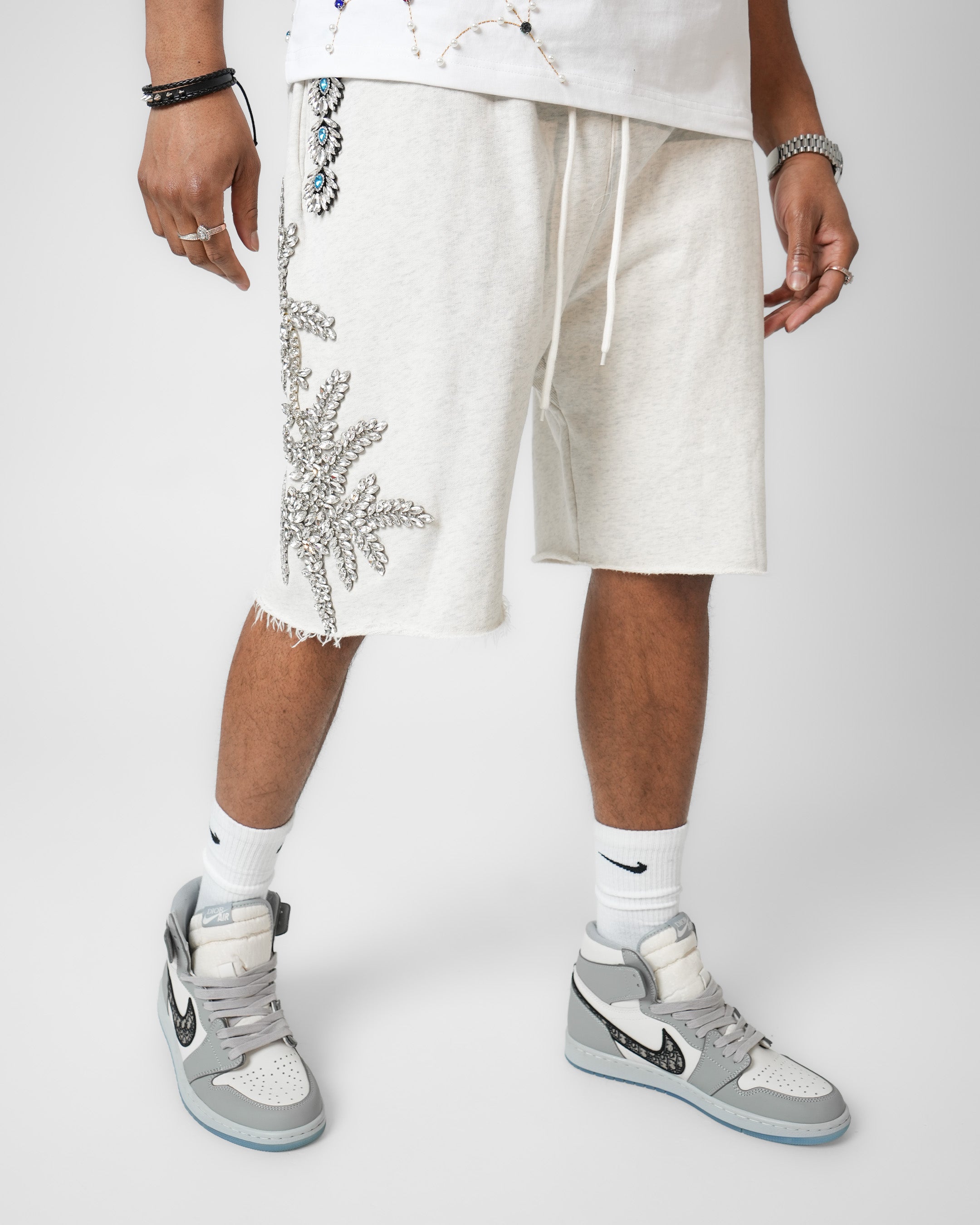 Bloodstone Baroque Crystal Light Grey Short