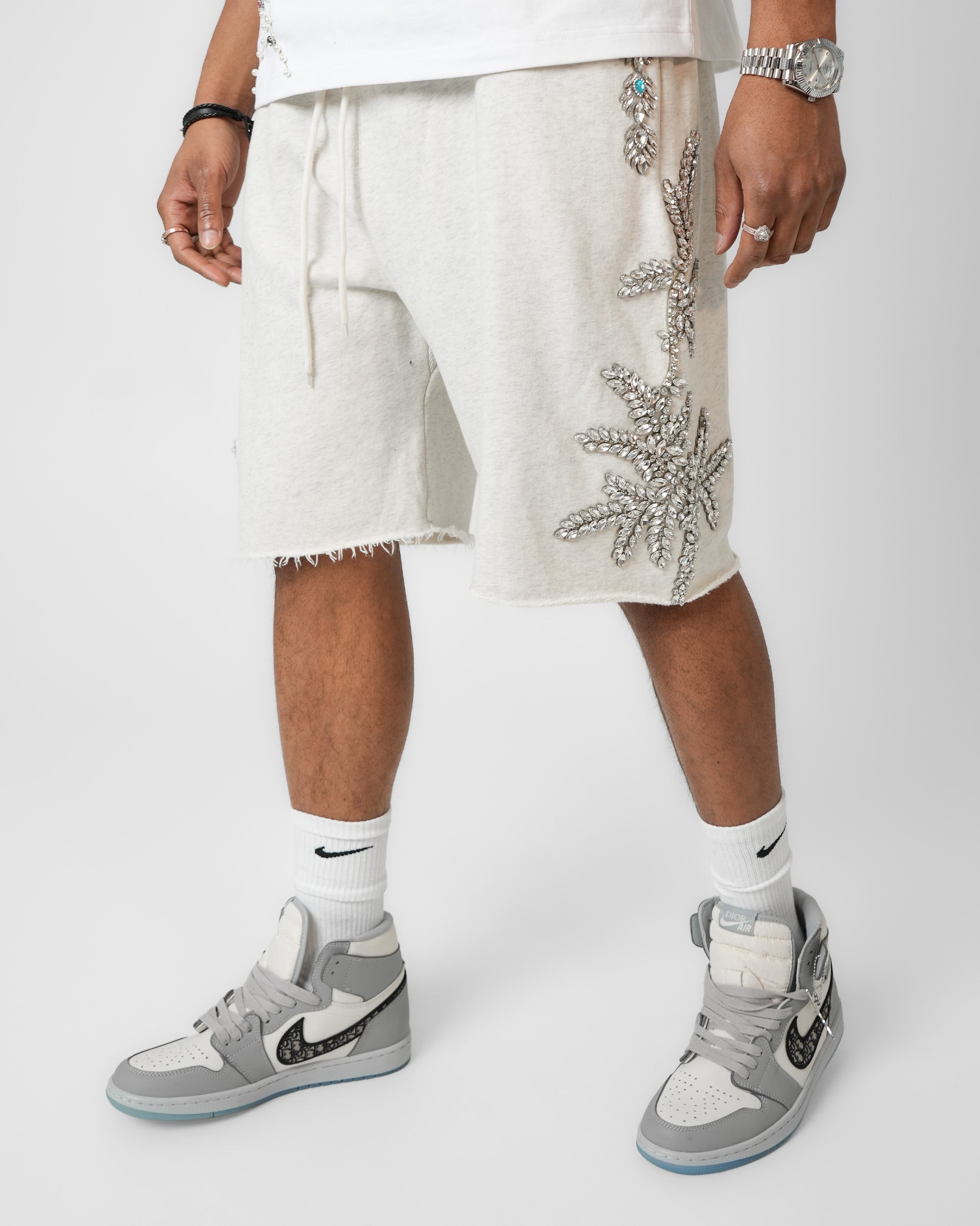 Bloodstone Baroque Crystal Light Grey Short